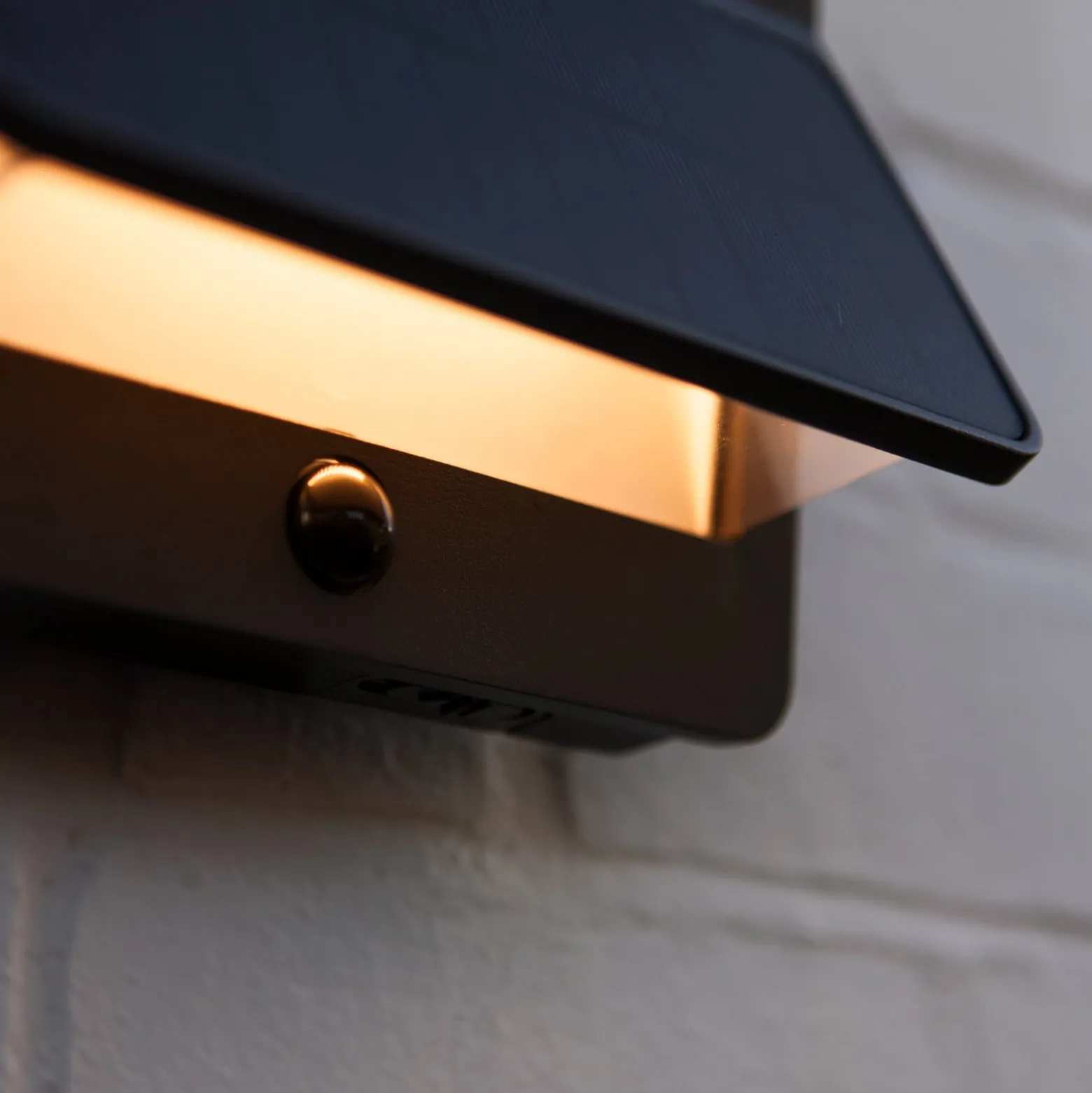 ALETA-LED-ulkoseinälamppu, tummanharmaa, 18 cm, liiketunnistin, IP54