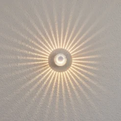 Alumiinin värinen Lennias LED-ulkoseinävalaisin