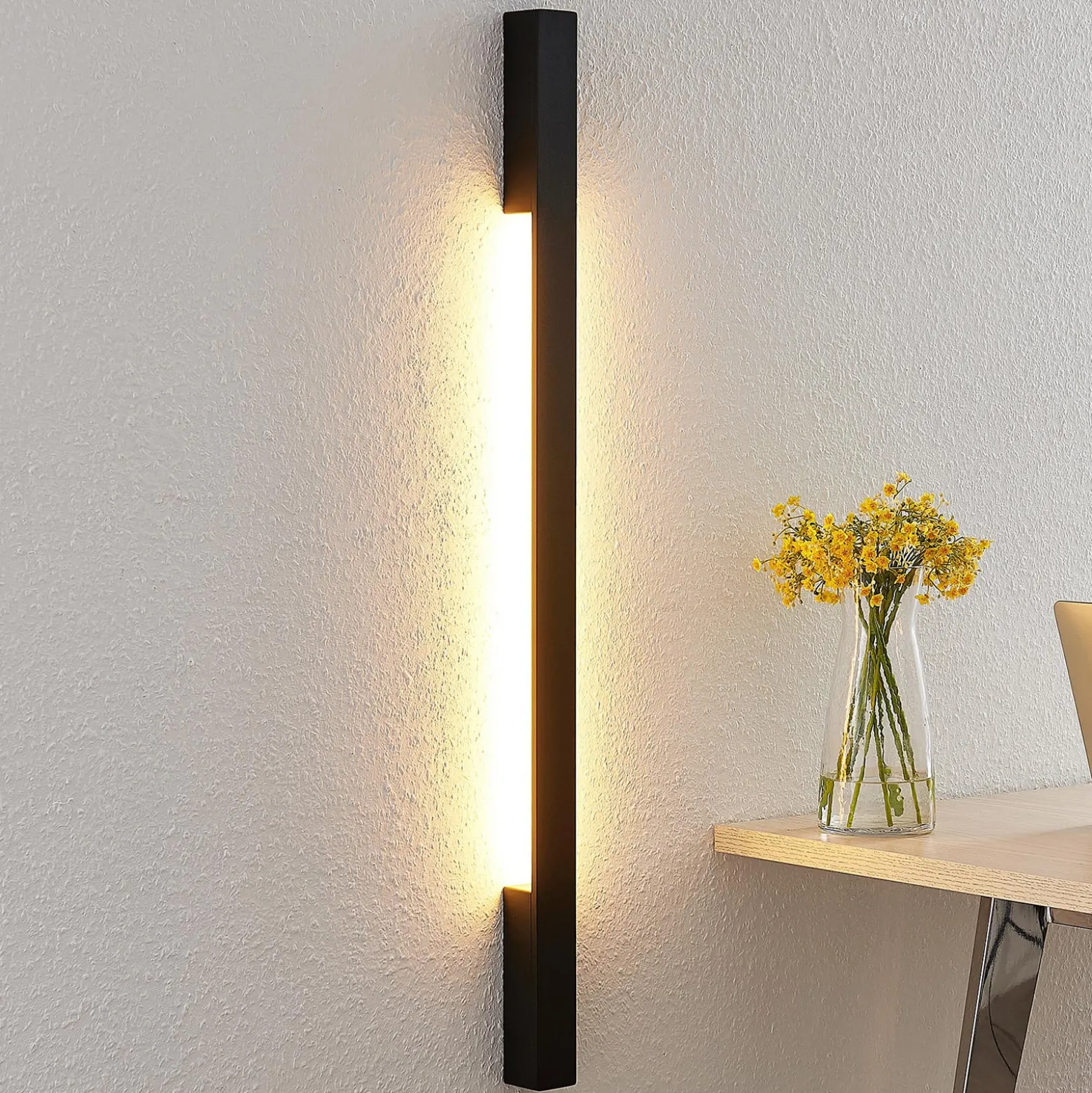 Arcchio Ivano -LED-seinävalaisin 91 cm, musta