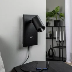 Arcchio kohdevalaisin Brinja, musta, metalli, USB-C, kytkin