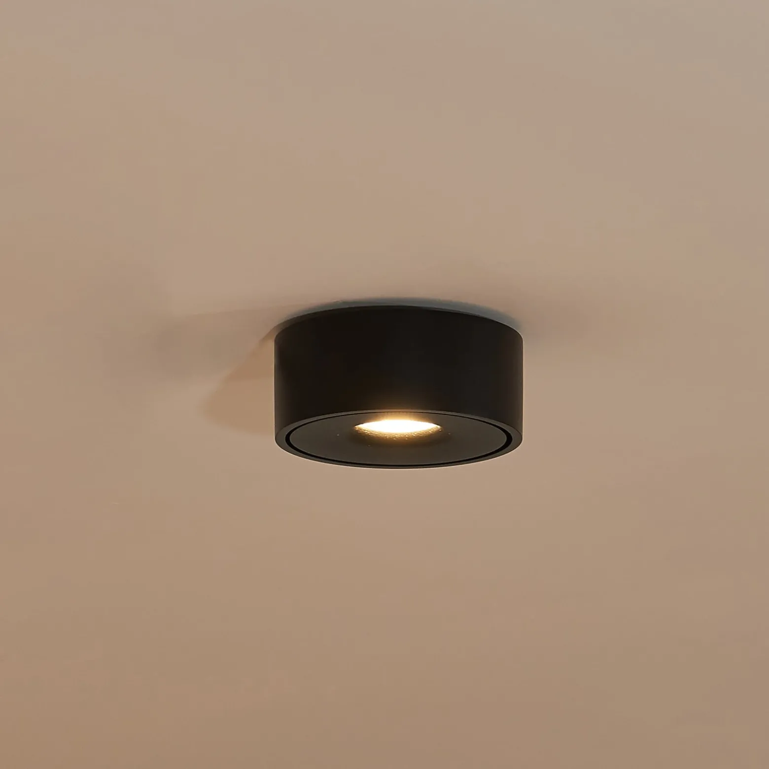 Arcchio LED-kattovalaisin Rotari, musta, metalli, Ø 12 cm