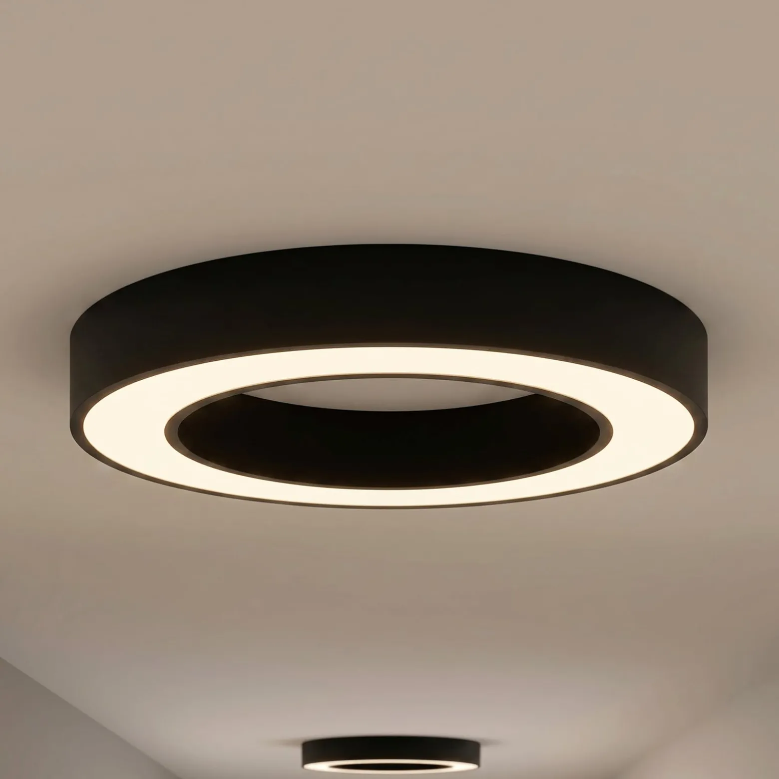 Arcchio LED-kattovalaisin Sharelyn, halkaisija 60 cm, musta, himmennettävä