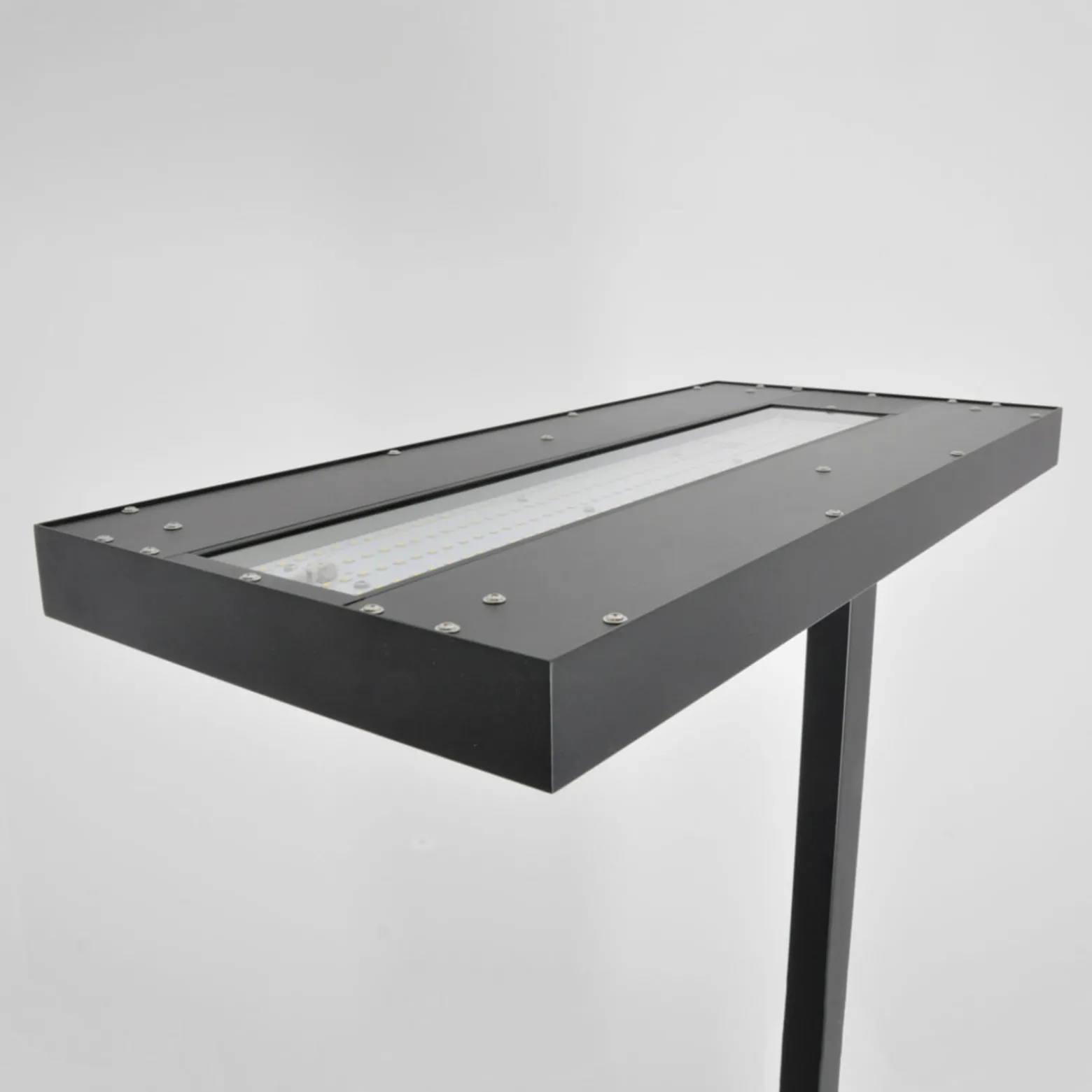 Arcchio LED-lattiavalo Logan Basic, musta, 7500 lm, himmennettävä