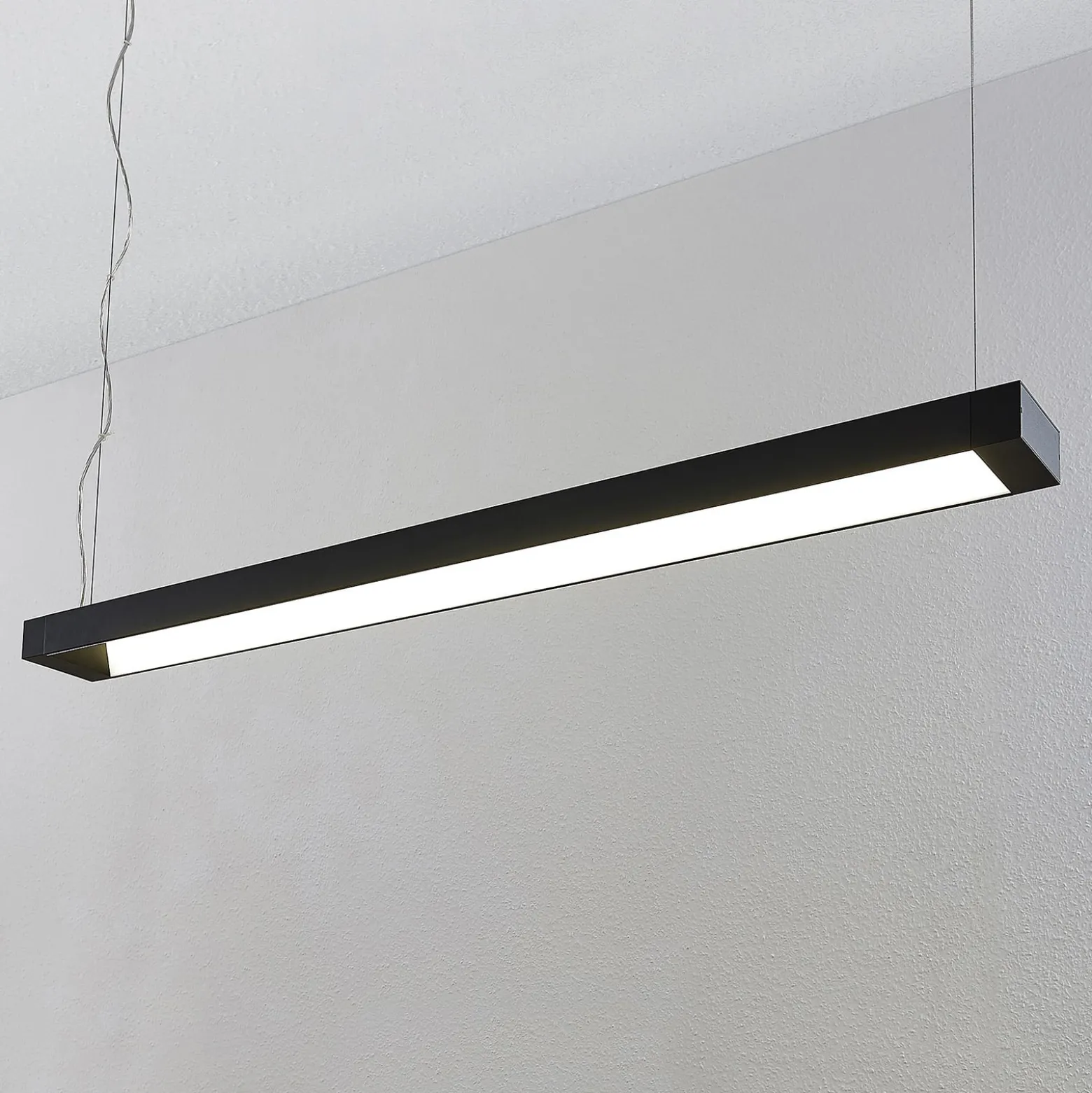 Arcchio LED-riippuvalaisin Cuna, musta, 122cm, metallia