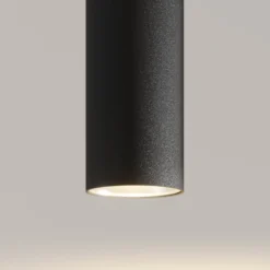 Arcchio LED-riippuvalaisin Franka, 2-valo, musta, alumiinia