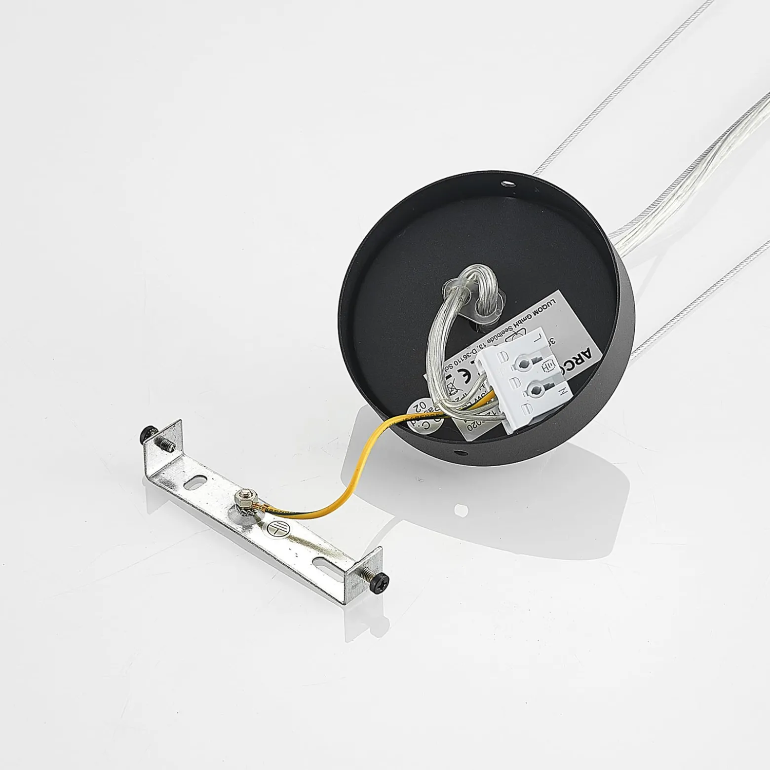 Arcchio LED-riippuvalaisin Vanida, musta, Ø 60 cm, ylös/alas -valaisin