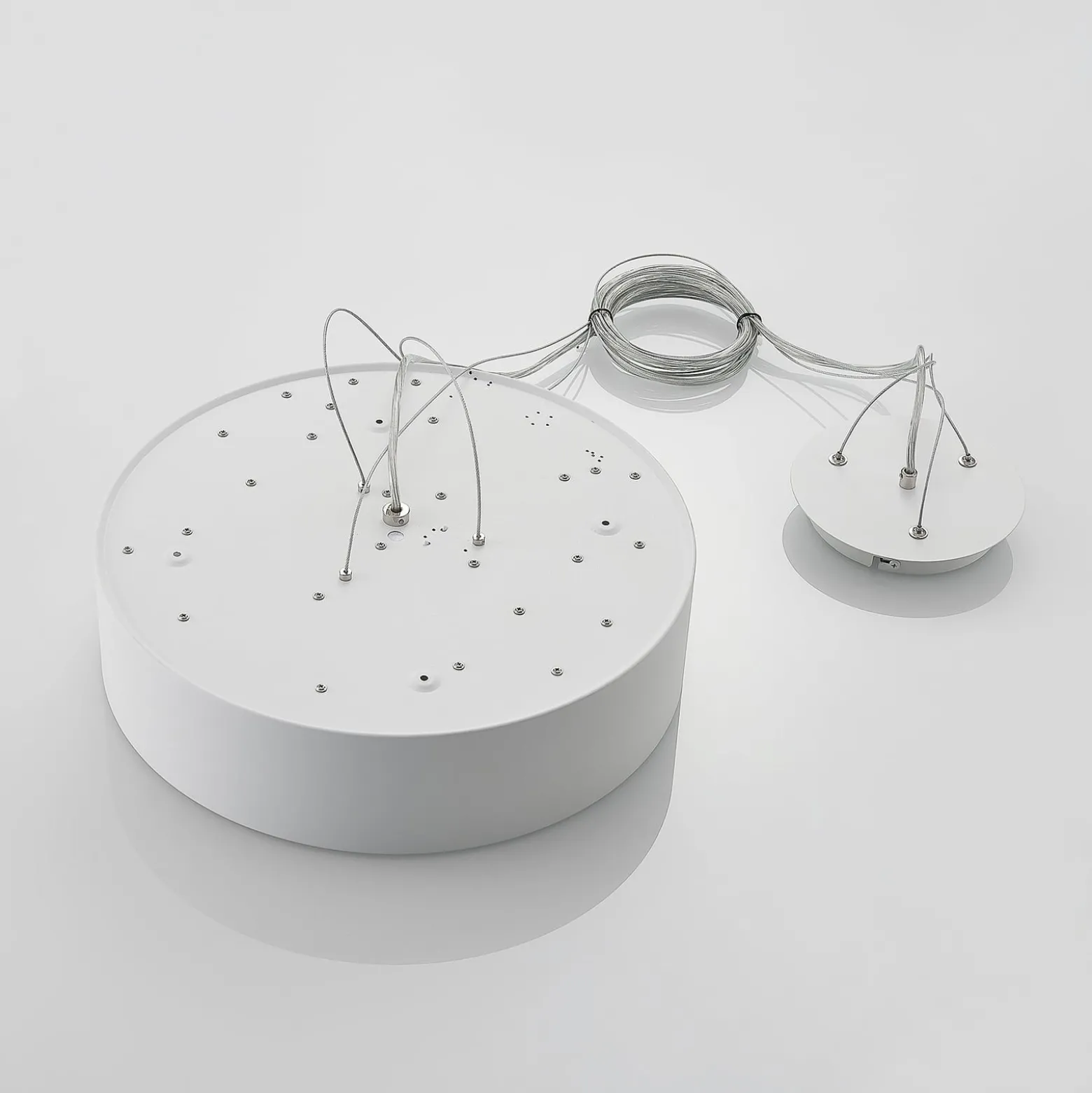 Arcchio LED-ripustusvalaisin Noabelle, Ø 40 cm, valkoinen, metallia