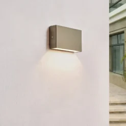 Arcchio LED-ulkoseinälamppu Karline, 530 lm, ruostumaton teräs, IP65
