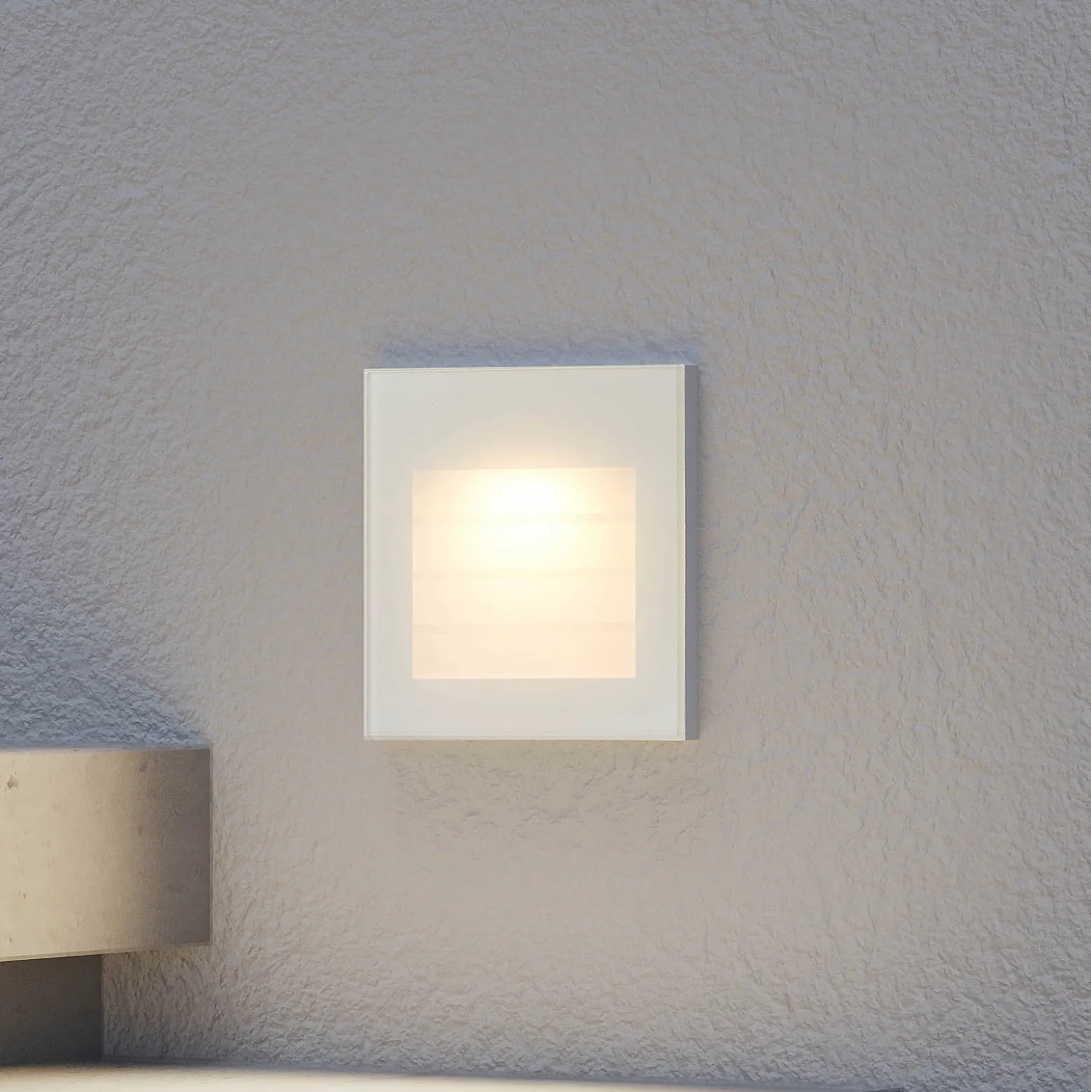 Arcchio LED upotettava seinävalaisin Zamo, säleikkö, valkoinen, metalli, IP65