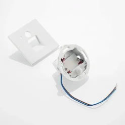 Arcchio LED uppoasennusvalaisin Neru, 7 cm, valkoinen, kulmikas, anturi