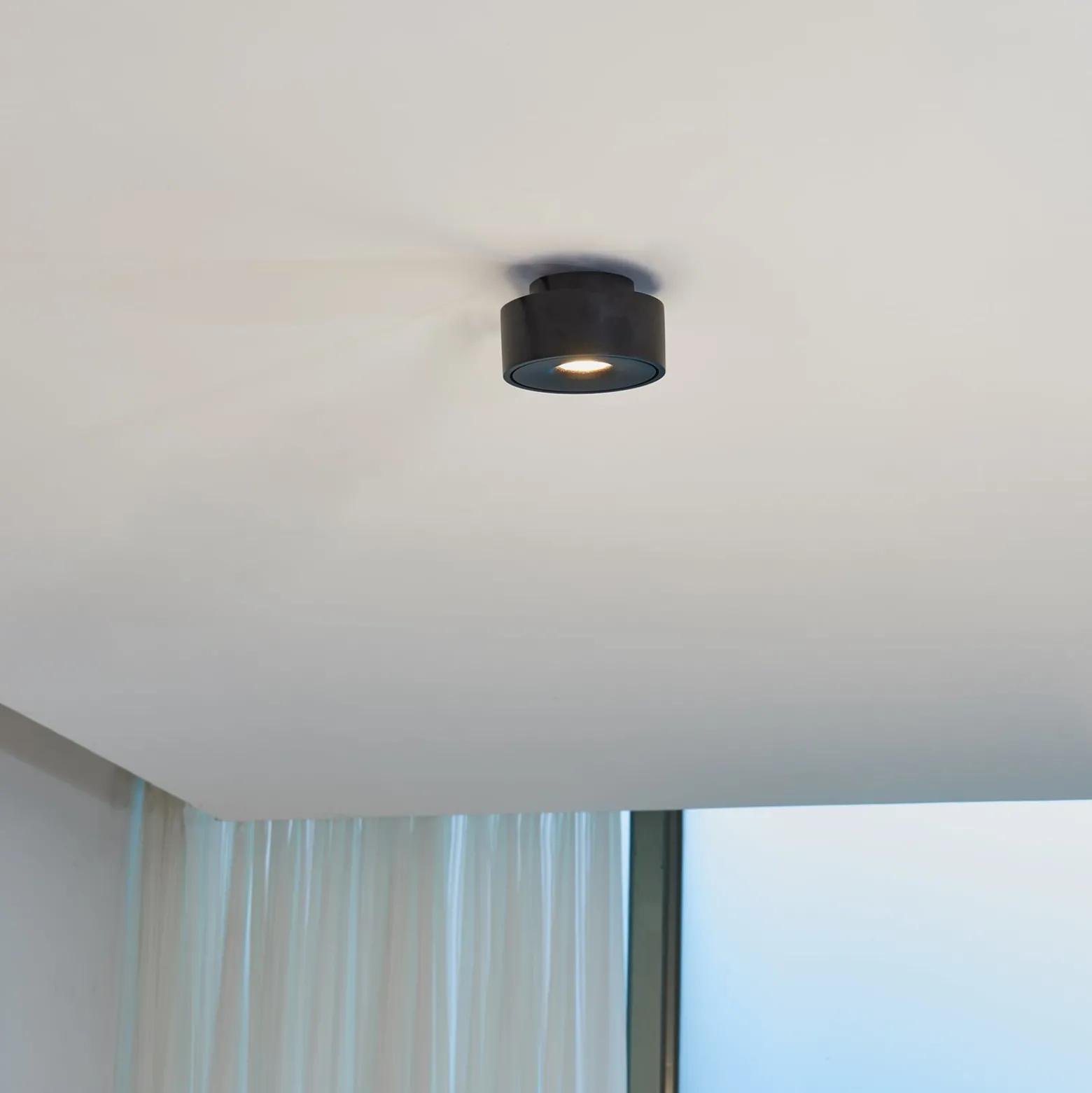 Arcchio Rotari LED-kattovalaisin, kääntyvä, musta