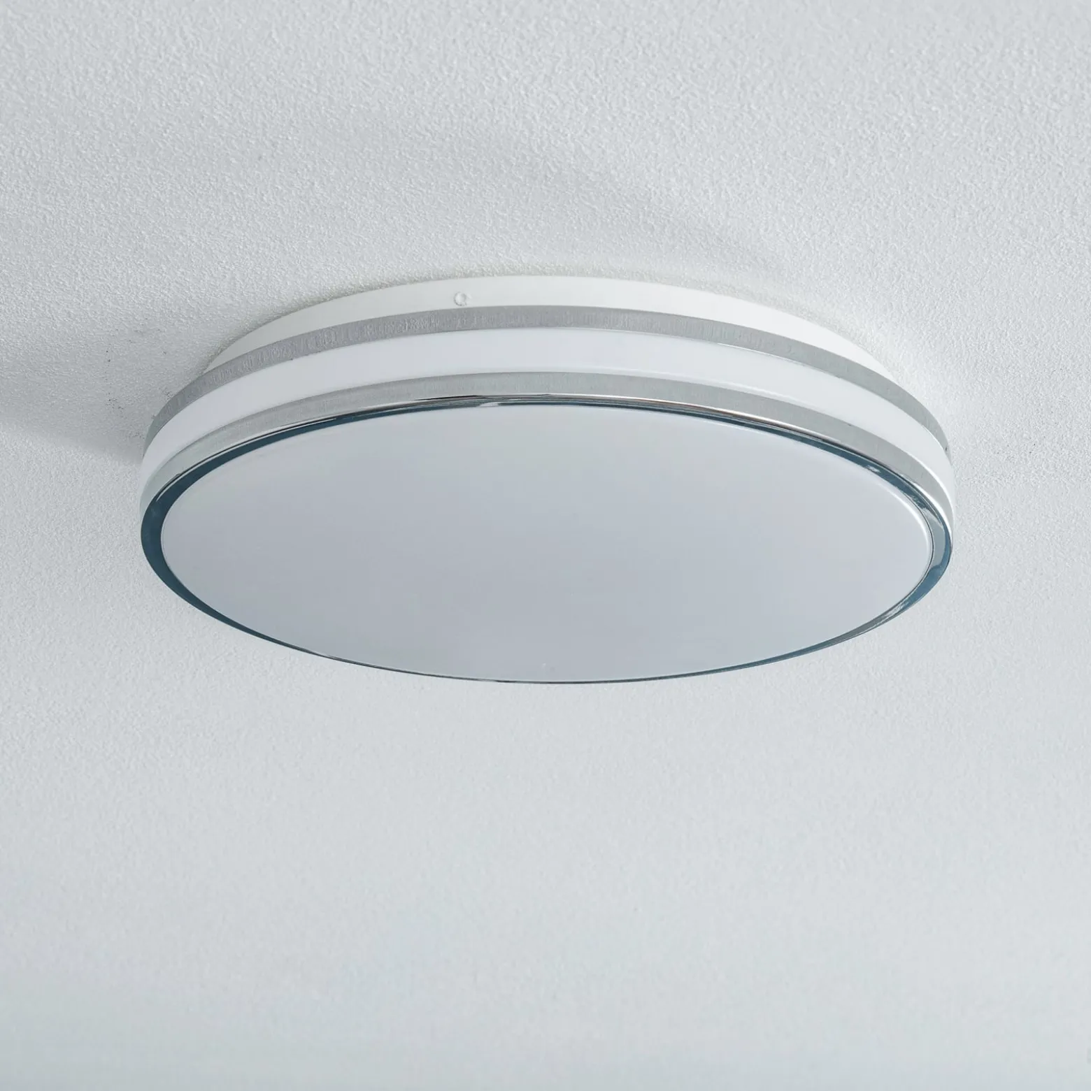 Arcchio Sinovu LED-kylpyhuoneen kattovalaisin, kromi, 34 cm