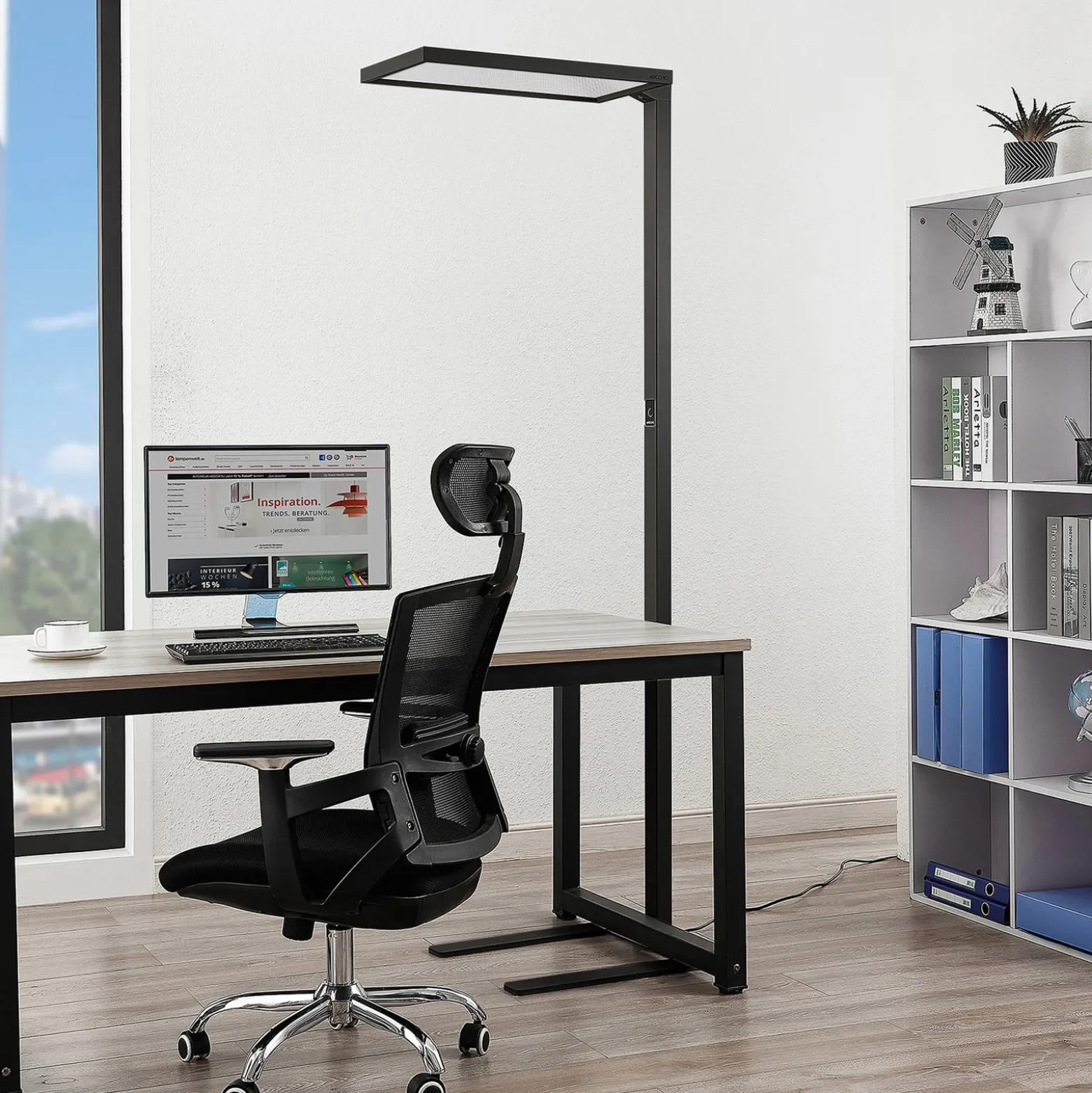 Arcchio toimiston LED-lattialamppu Nelus, musta, anturi, himmennettävä