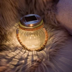 Aurinkokäyttöinen lasinen LED-pöytävalaisin Jar