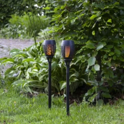 Aurinkokäyttöinen LED-maapiikkivalo Flame, 2 kpl
