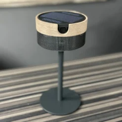 Bateak LED-aurinkopöytävalaisin, musta / teak-harmaa, 2700 K