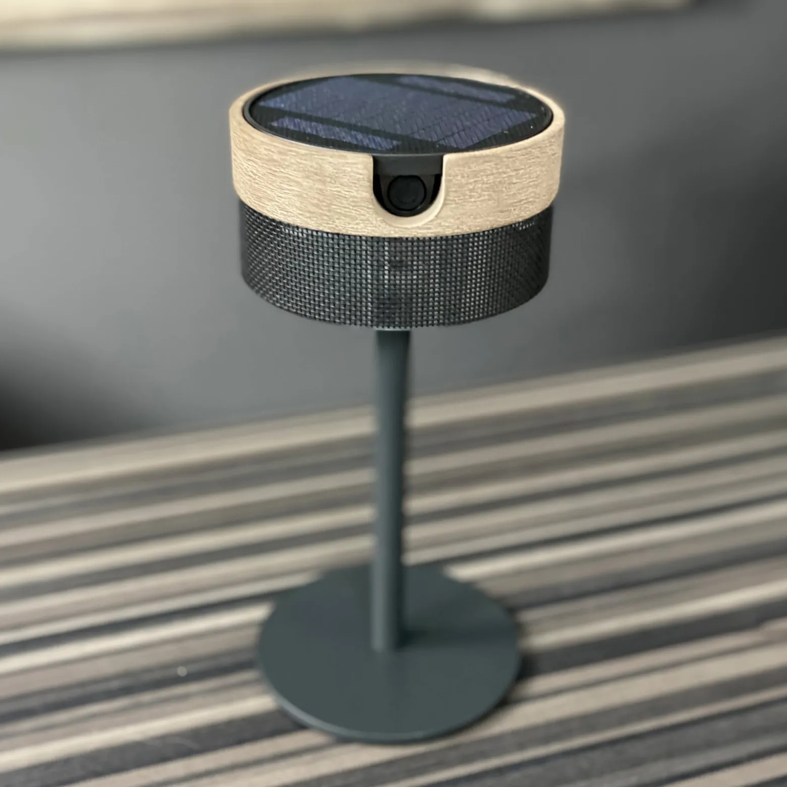 Bateak LED-aurinkopöytävalaisin, musta / teak-harmaa, 2700 K