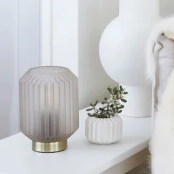 Beacon pöytävalaisin Clancy, valkoinen lasivarjostin, korkeus 17 cm