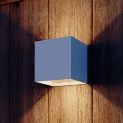 Calex LED-akku-anturi-ulkoseinälamppu Volterra, valkoinen, IP44