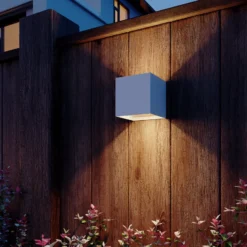 Calex LED-akku-anturi-ulkoseinälamppu Volterra, valkoinen, IP44