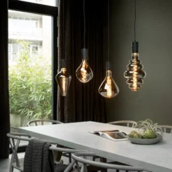 Calex Vienna -LED-lamppu E27 6W dim 1800K titaania