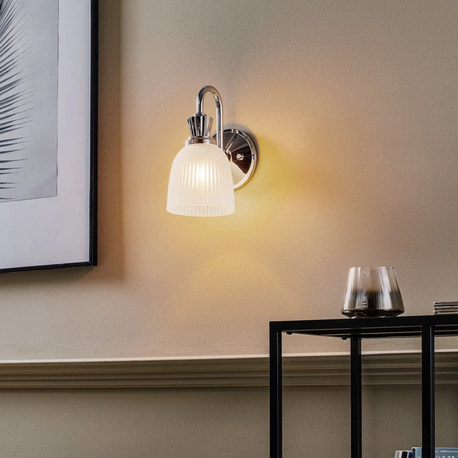 Cora-kylpyhuoneen LED-seinävalaisin, 1-lamppuinen, IP44, lasi