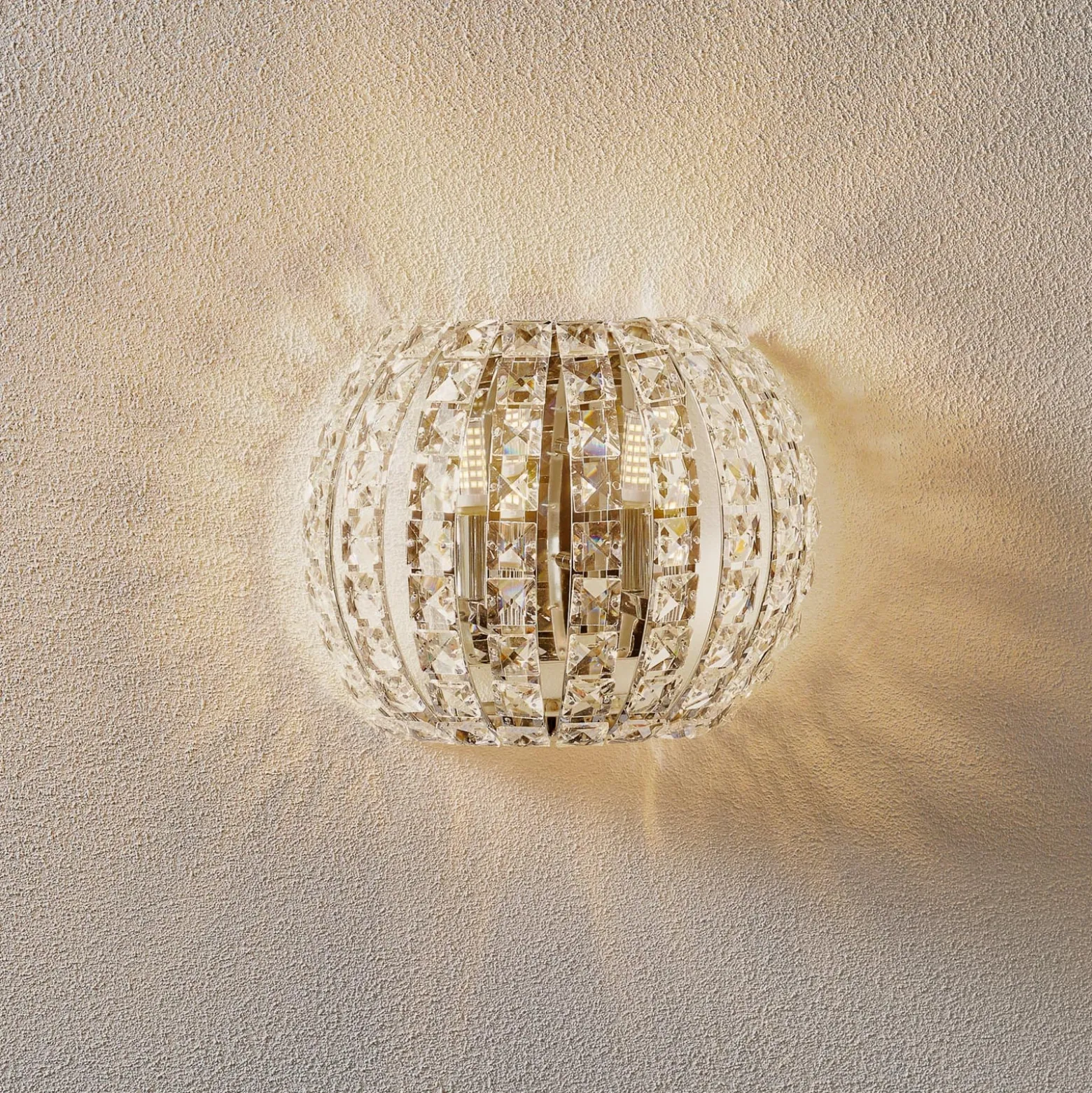 DIAMOND-LED-kristalliseinävalaisin