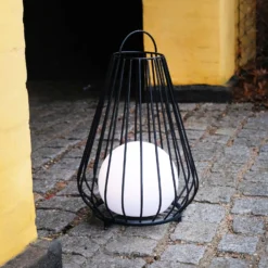 Dyberg Larsen LED-akkukäyttöinen pöytälamppu Evesham, korkeus 48 cm