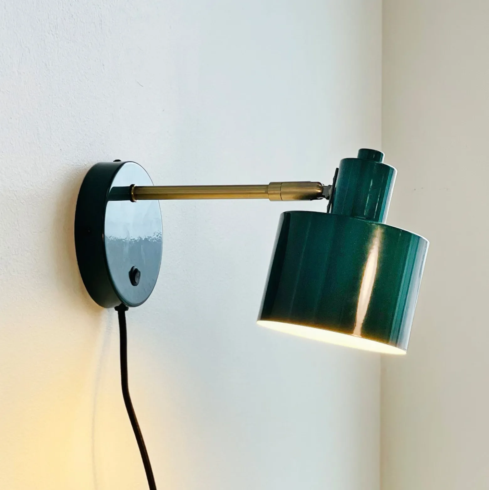 Dyberg Larsen Ocean-seinälamppu, tummanvihreä, ulkonema 30 cm
