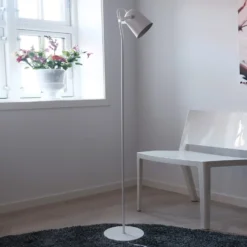 Dyberg Larsen Oslo -lattiavalo metallia, valkoinen