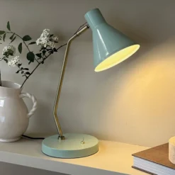 Dyberg Larsen pöytälamppu Sleep, mintunvihreä, korkeus 43,3 cm
