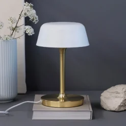 Dyberg Larsen Valencia pöytävalaisin, valkoinen/messinki, korkeus 30 cm