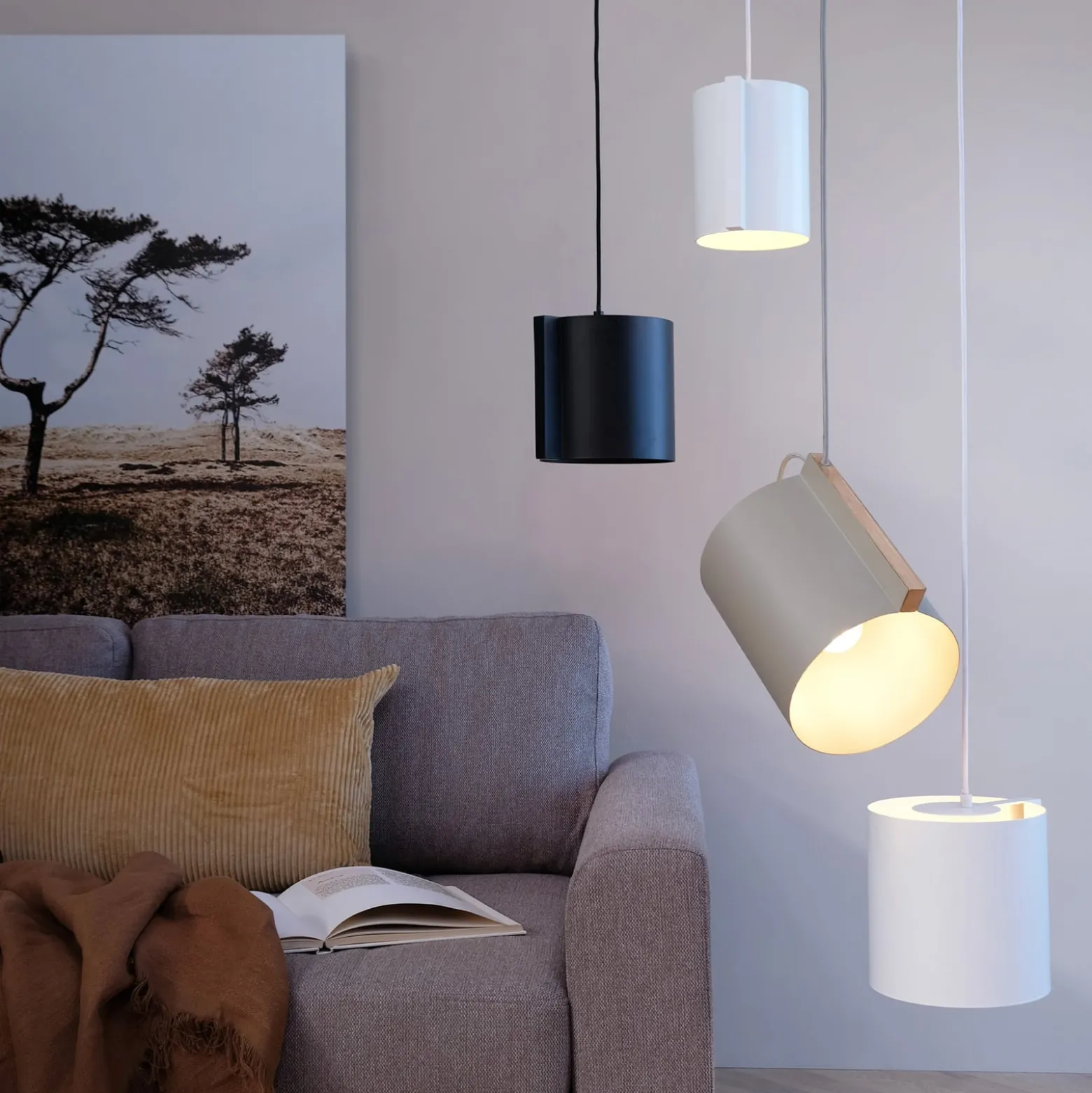 Dyberg Larsen Wum riippuvalo Ø 18,5 cm, musta mattapintainen