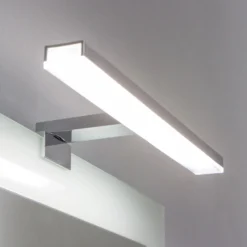 Energiaa säästävä LED-peilivalo Esther S3, IP44