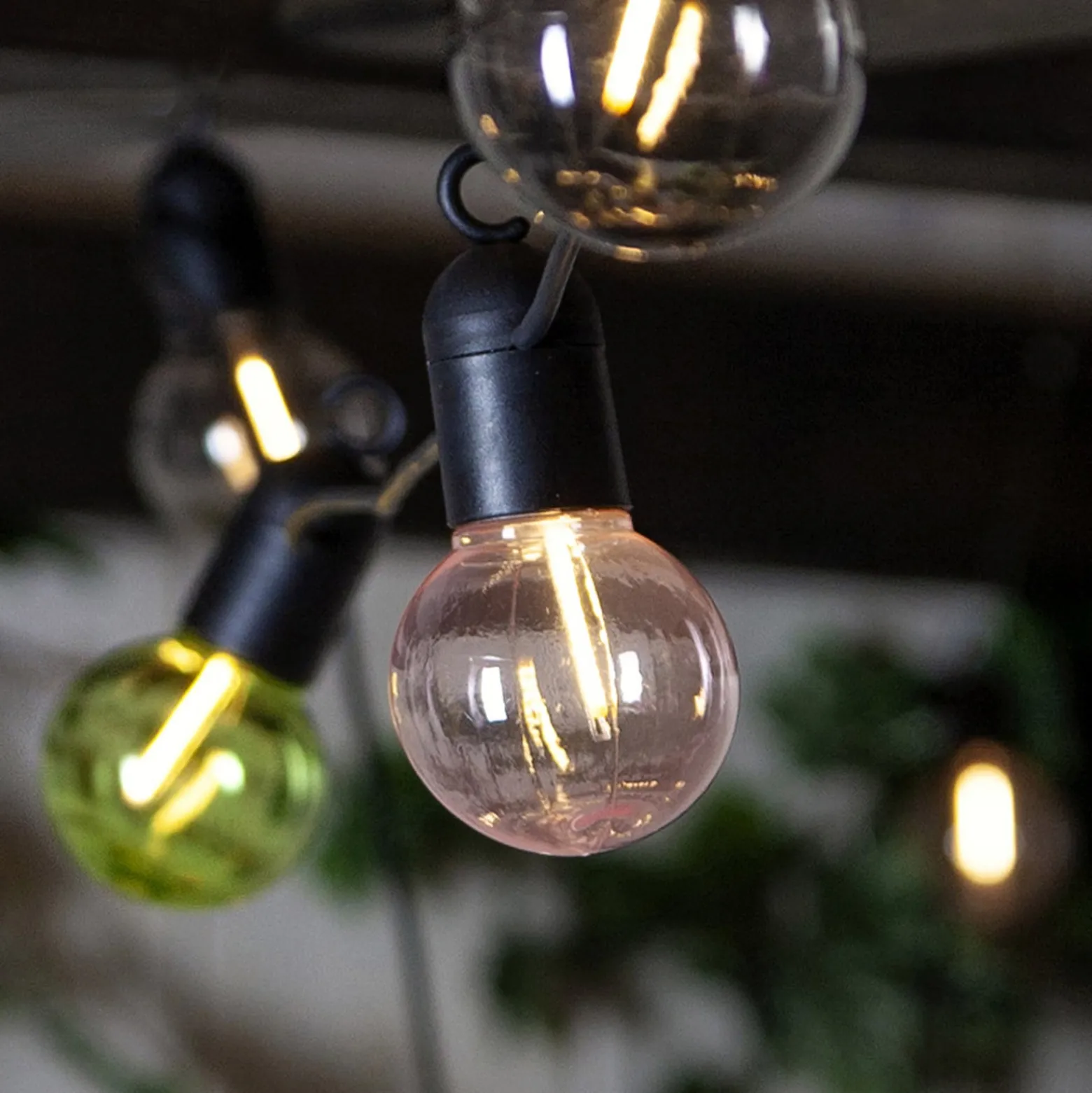 Fiesta-LED-valoketju, paristokäyttöinen, värikäs
