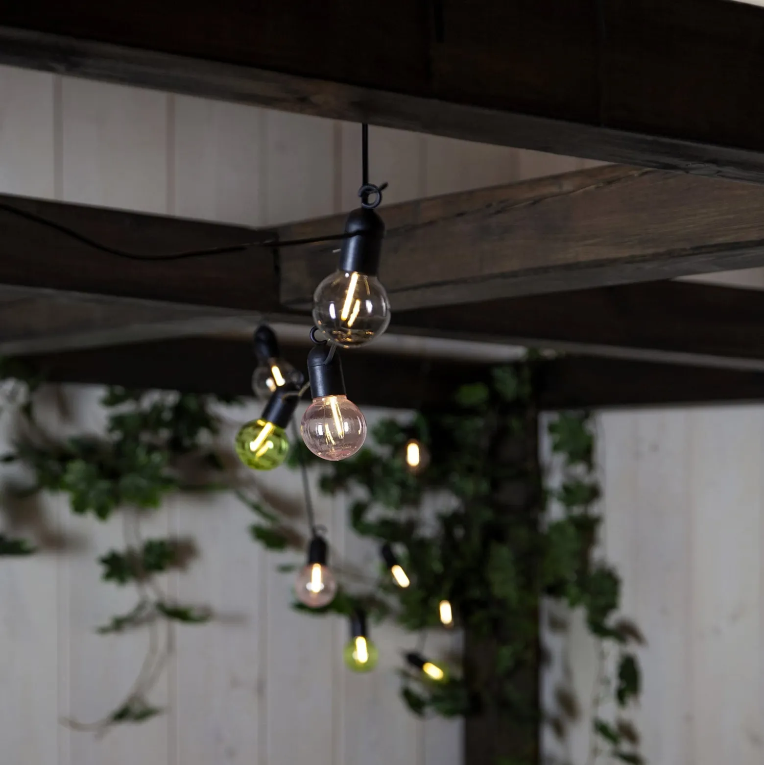 Fiesta-LED-valoketju, paristokäyttöinen, värikäs