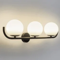Forlight seinävalaisin Sfera Triple, musta, lasi, leveys 58 cm