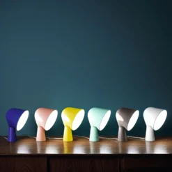 Foscarini Binic -designpöytävalaisin, akvamariini