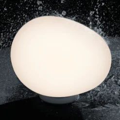 Foscarini Gregg grande -pöytävalaisin himmennnin kanssa