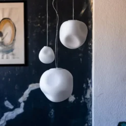 Foscarini Hoba Piccola -riippuvalaisin, Ø13 cm, ripustin 1000 cm