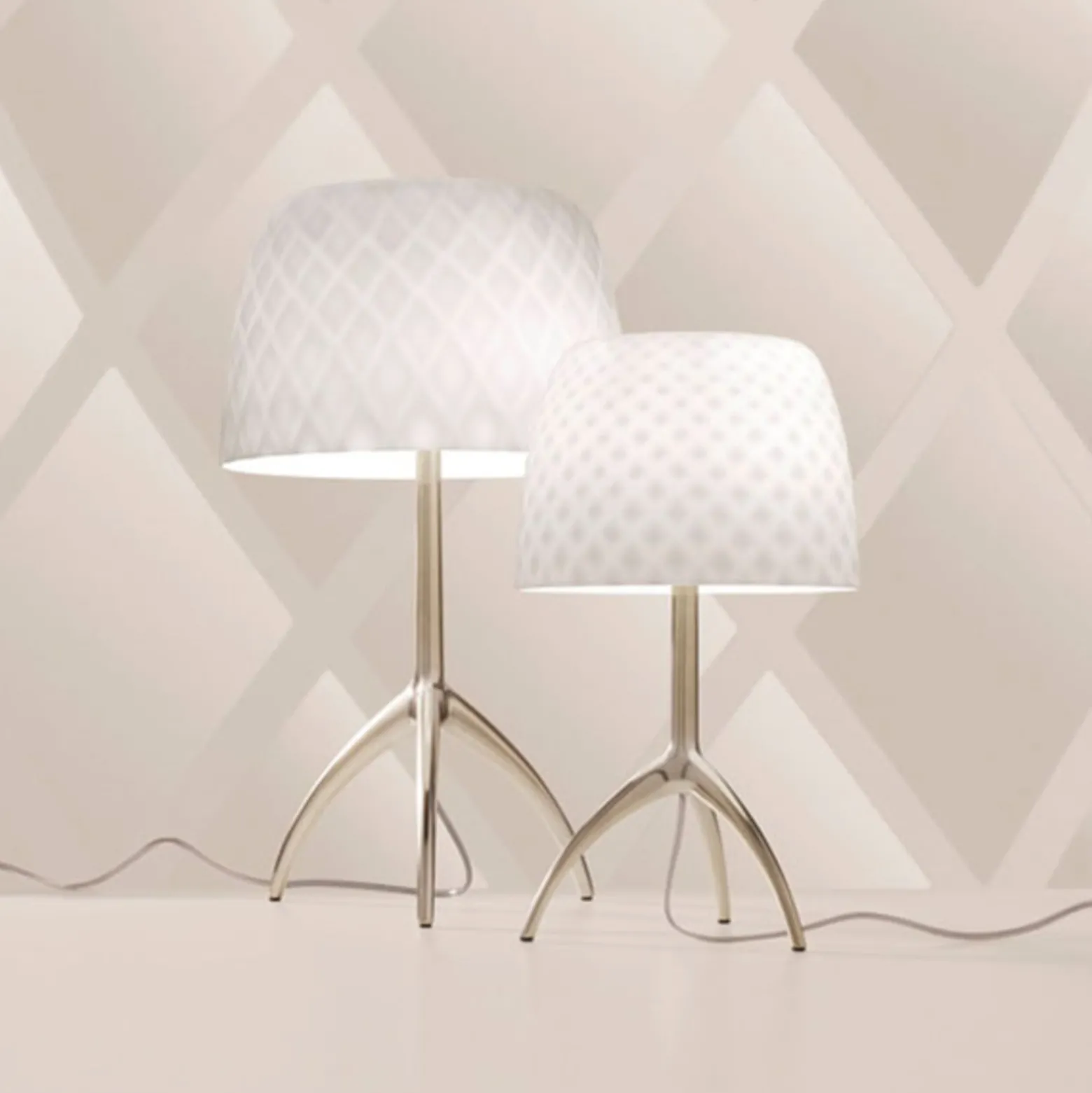Foscarini pöytävalaisin Lumiere 30, 35 cm, Pastille, päälle/pois
