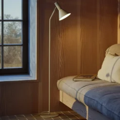 FRANDSEN Lyss-lattiavalaisin, beige, metalli, korkeus 150 cm, E27