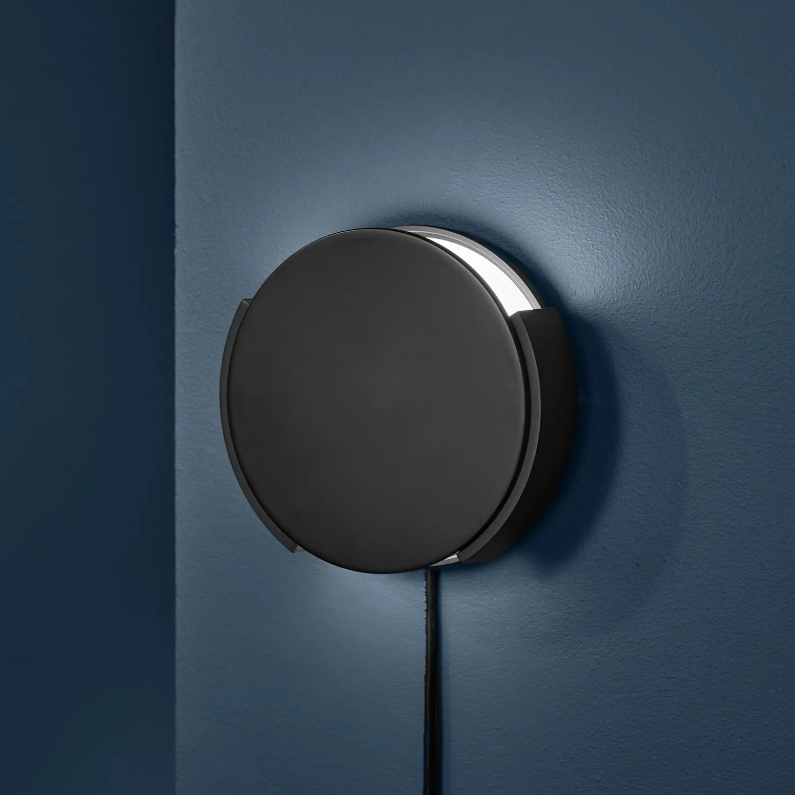FRANDSEN Rotate seinävalaisin, musta, Ø 15 cm, metallia