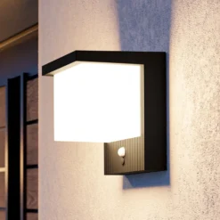 Frigento-LED-aurinkokäyttöinen seinävalaisin, musta, korkeus 15 cm,