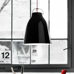 FRITZ HANSEN Caravaggio P3 kiiltävä musta