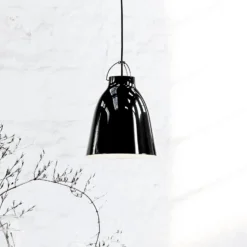 FRITZ HANSEN Caravaggio P2 kiiltävä musta/musta