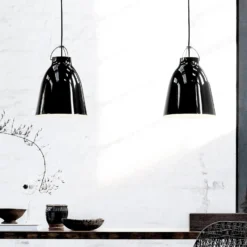 FRITZ HANSEN Caravaggio P2 kiiltävä musta/musta