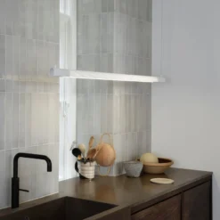 GEJST Radent-riippuvalaisin, valkoinen, pituus 138 cm, G13 LED