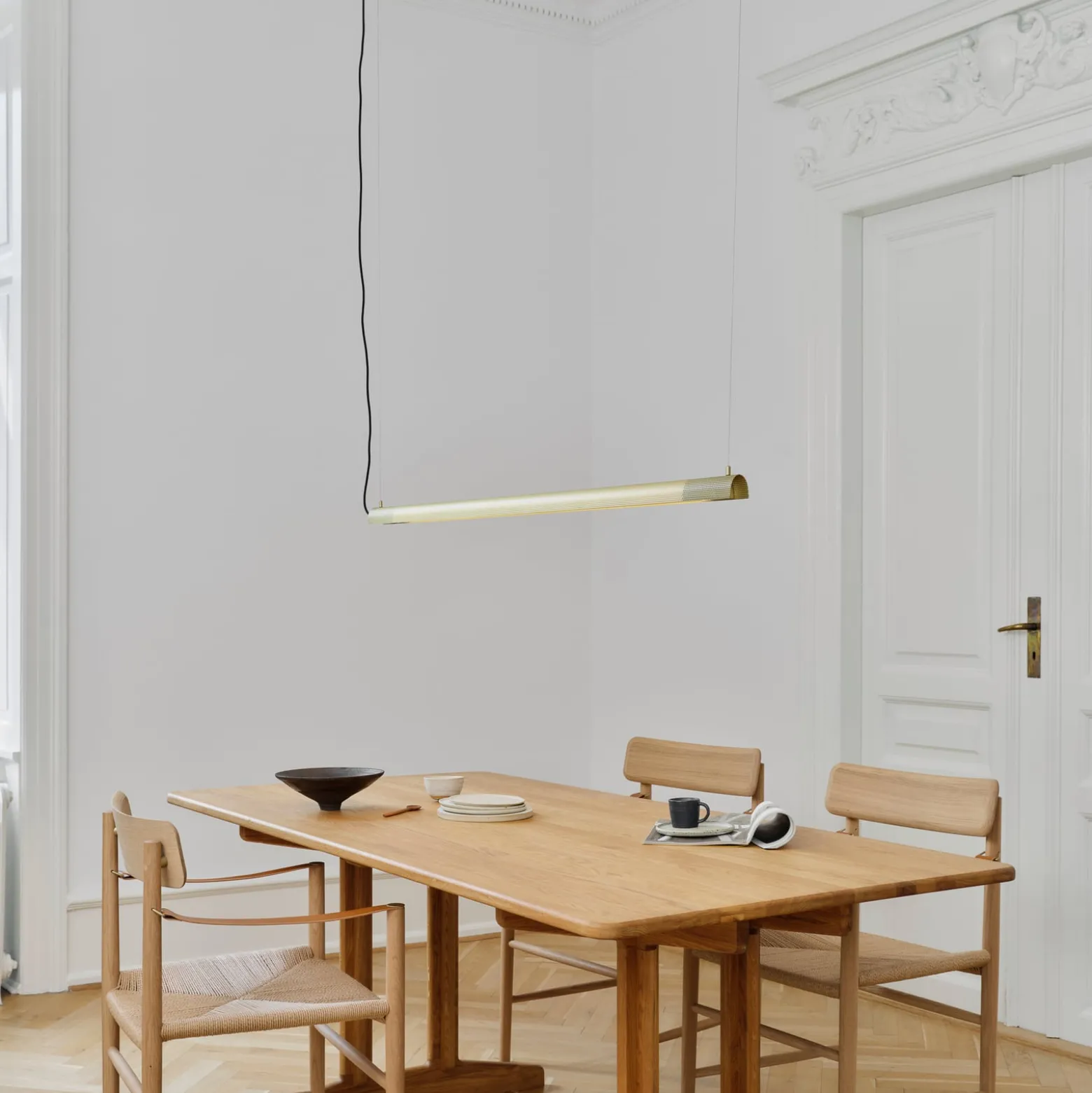 GEJST Radent-riippuvalo, messinkivärinen, pituus 138 cm, G13 LED