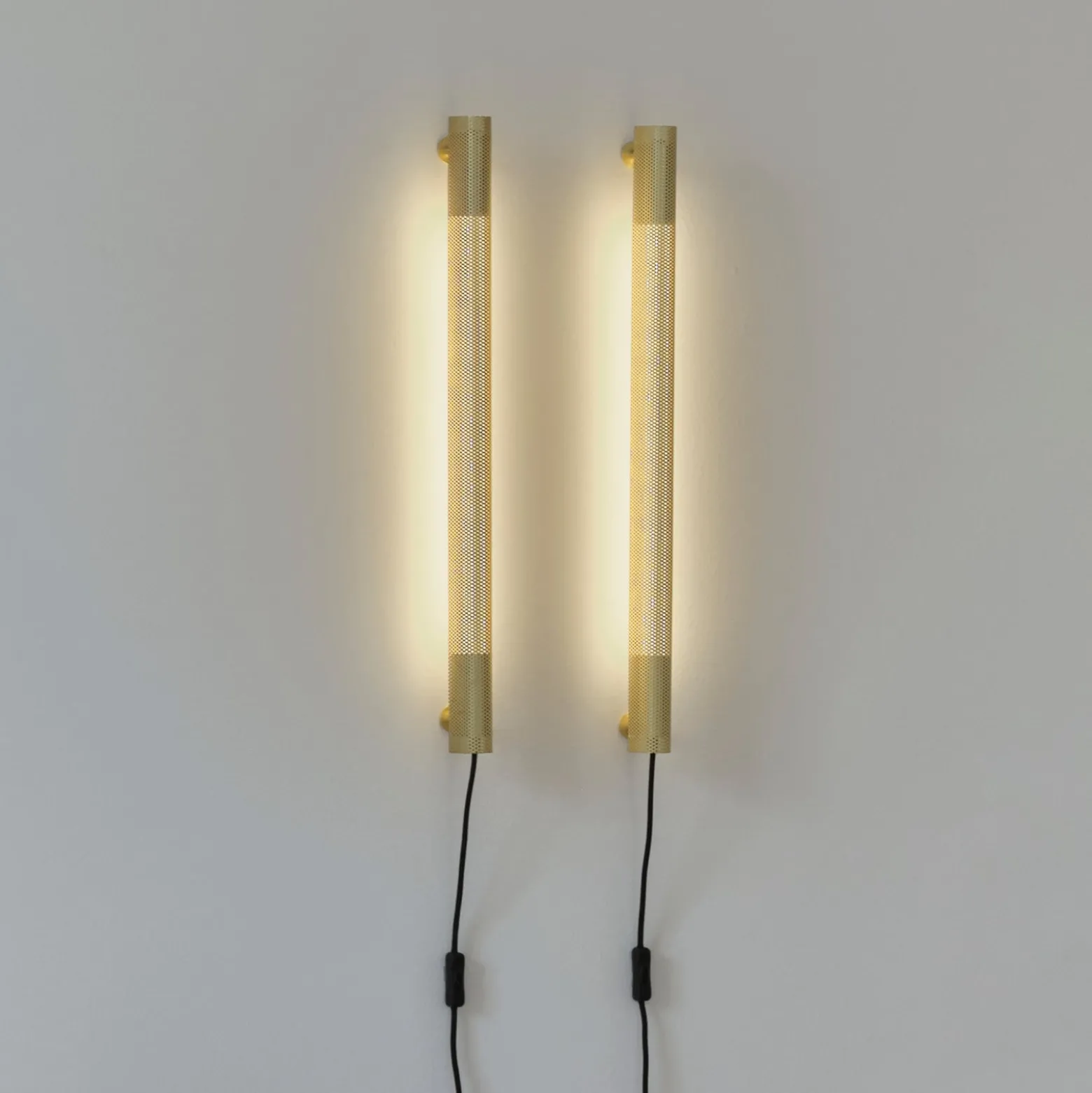 GEJST seinälamppu Radent pistoke, messinki, korkeus 70 cm, G13 LED